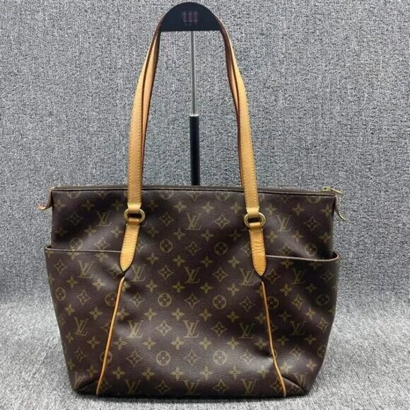 100% Authentic Louis Vuitton Totally MM Brown Monogram Shoulder Bag 720-061524 - Picture 2 of 12